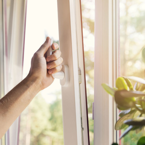 Rideaux isolants thermiques : Améliorez l'isolation de vos fenêtres